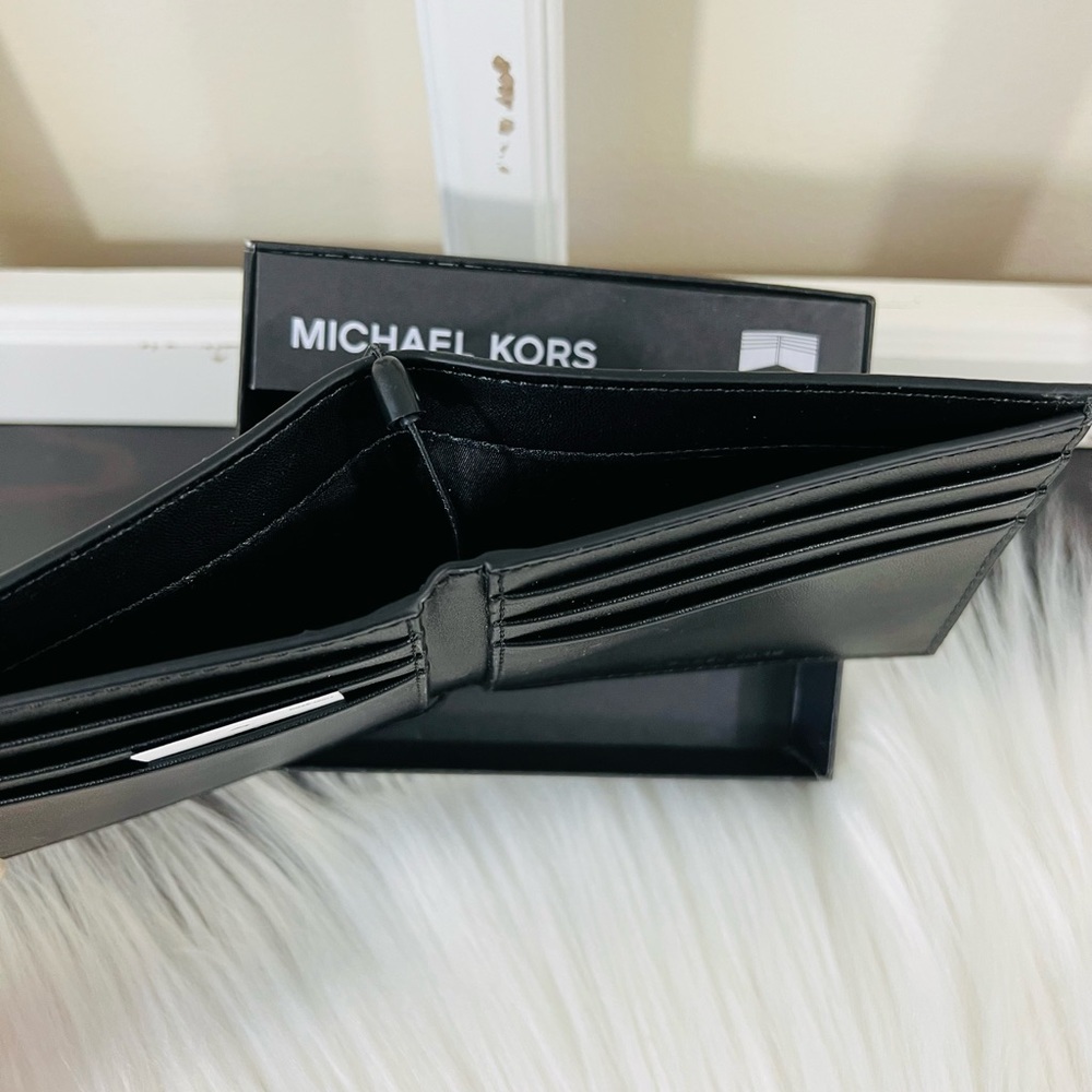 Michael Kors Jet Set Men’s Slim Billfold Wallet - Picture 9 of 14